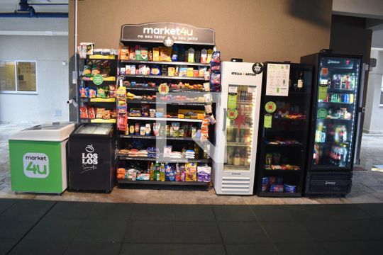 Área comum - Mercado de apartamento para alugar com 1 quarto, 45m² em Capão Raso, Curitiba