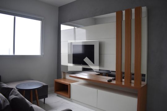Sala de apartamento para alugar com 1 quarto, 45m² em Capão Raso, Curitiba