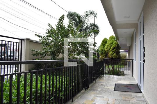 Área comum de apartamento para alugar com 1 quarto, 45m² em Capão Raso, Curitiba