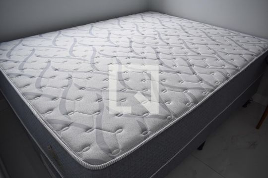 Quarto de apartamento para alugar com 1 quarto, 45m² em Capão Raso, Curitiba
