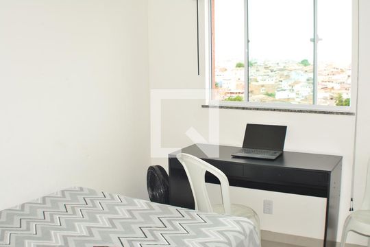 Quarto 1 de apartamento para alugar com 2 quartos, 55m² em Itapuã, Salvador