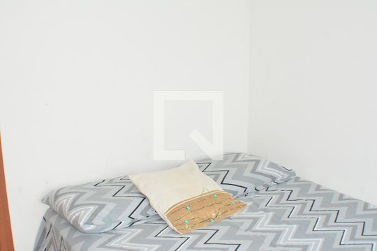 Quarto 1 de apartamento para alugar com 2 quartos, 55m² em Itapuã, Salvador