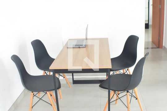 Sala com varanda de apartamento para alugar com 2 quartos, 55m² em Itapuã, Salvador