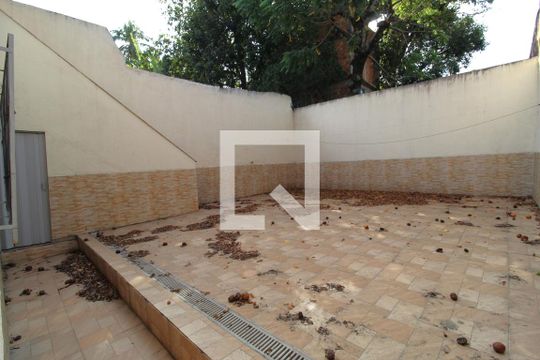 Quintal nos fundos de casa à venda com 3 quartos, 336m² em Curicica, Rio de Janeiro