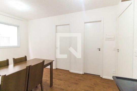 Sala de apartamento para alugar com 2 quartos, 34m² em Guaianazes, São Paulo