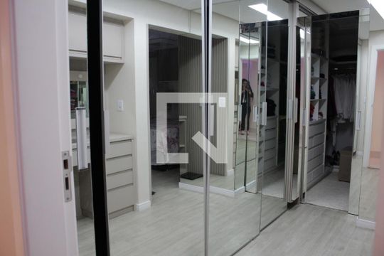 Closet da suíte 1 de apartamento à venda com 4 quartos, 168m² em Belenzinho, São Paulo
