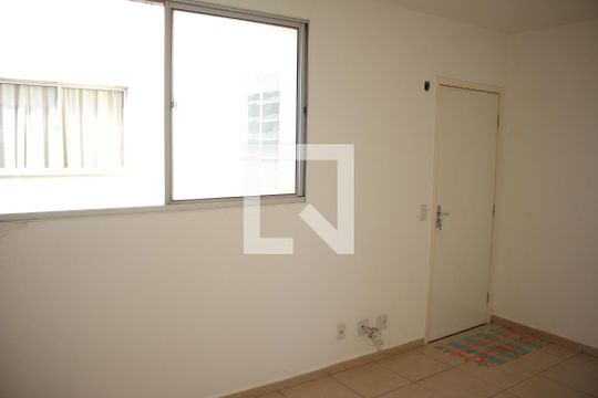 Sala de apartamento para alugar com 2 quartos, 44m² em Califórnia, Belo Horizonte