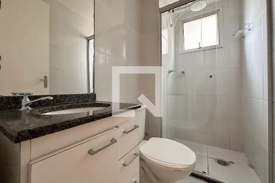 Banheiro de apartamento para alugar com 2 quartos, 40m² em Água Branca, São Paulo