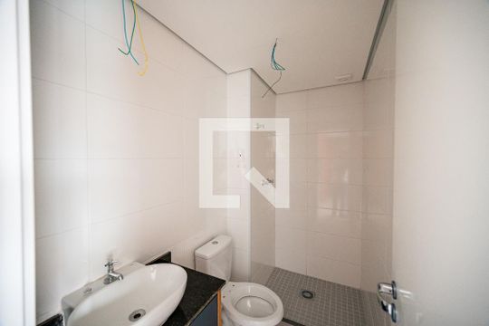 Banheiro Social de apartamento para alugar com 2 quartos, 39m² em Chácara Inglesa, São Paulo