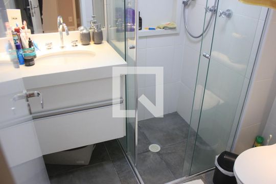 Banheiro da Suíte 1 de apartamento à venda com 2 quartos, 87m² em Jardim Flor da Montanha, Guarulhos