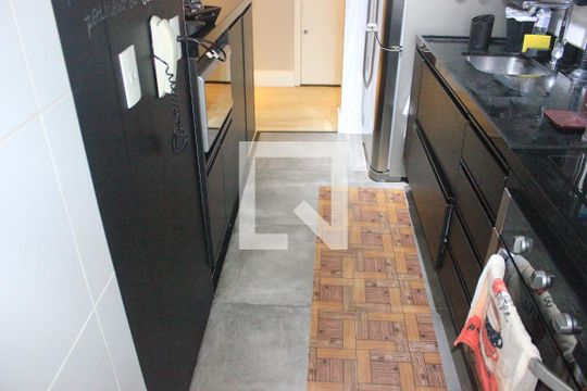Cozinha de apartamento à venda com 2 quartos, 87m² em Jardim Flor da Montanha, Guarulhos