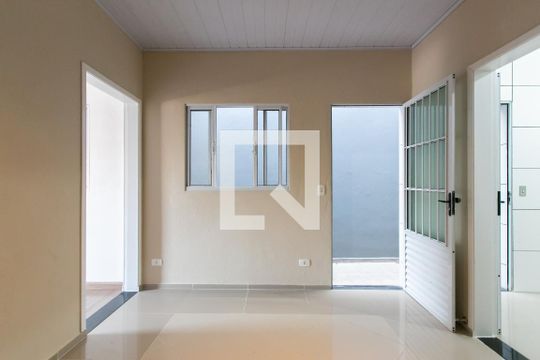 Sala de casa para alugar com 1 quarto, 50m² em Vila Carmosina, São Paulo