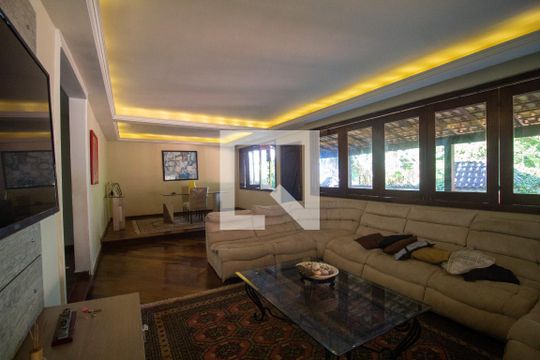 Sala de casa à venda com 4 quartos, 610m² em Vargem Grande, Rio de Janeiro