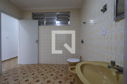 Banheiro de apartamento para alugar com 1 quarto, 80m² em Jardim Guairaca, São Paulo