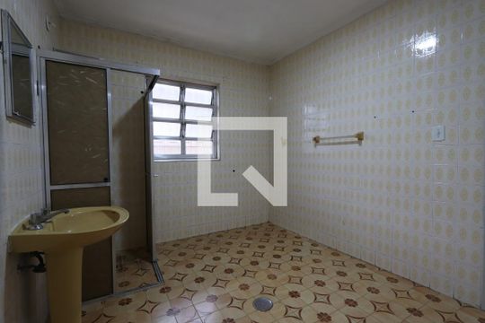 Banheiro de apartamento para alugar com 1 quarto, 80m² em Jardim Guairaca, São Paulo