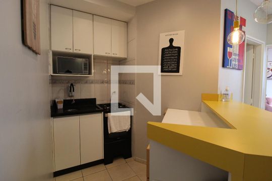 Cozinha de apartamento à venda com 1 quarto, 37m² em Indianópolis, São Paulo