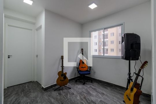 Sala de apartamento para alugar com 2 quartos, 35m² em Paraíso do Morumbi, São Paulo