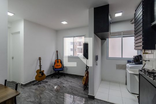 Sala de apartamento para alugar com 2 quartos, 35m² em Paraíso do Morumbi, São Paulo