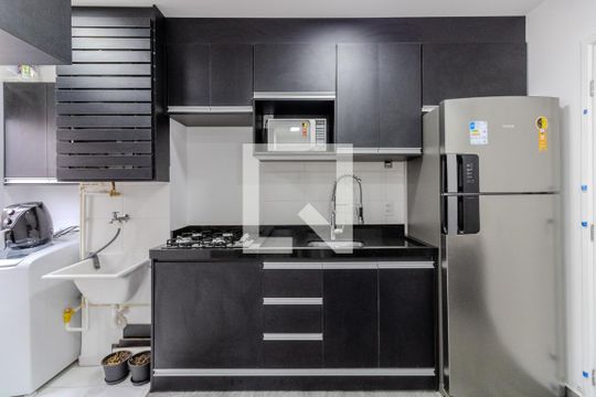 Cozinha  de apartamento para alugar com 2 quartos, 35m² em Paraíso do Morumbi, São Paulo