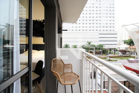 Varanda de kitnet/studio à venda com 1 quarto, 27m² em Vila Nova Conceição, São Paulo