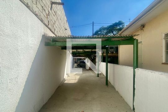 Garagem de casa à venda com 2 quartos, 250m² em Vila Prudente, São Paulo