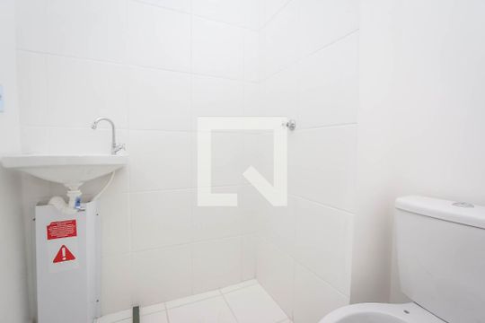 Banheiro de kitnet/studio à venda com 1 quarto, 16m² em Vila Sônia, São Paulo