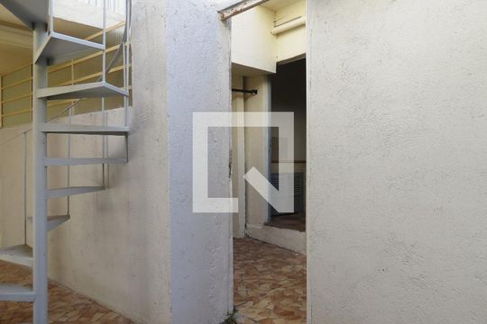 Entrada de casa para alugar com 2 quartos, 55m² em Parque Itaberaba, São Paulo
