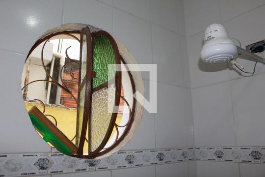 Banheiro de casa para alugar com 2 quartos, 120m² em Jardim do Engenho, Cotia