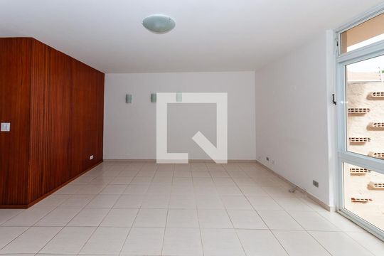 Sala de casa à venda com 3 quartos, 250m² em Lapa, São Paulo