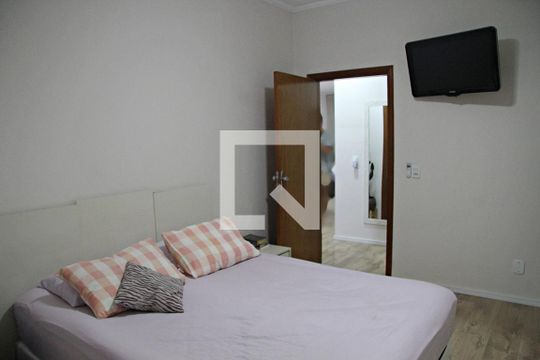 Suíte de casa à venda com 2 quartos, 210m² em Jardim Presidente Dutra, Guarulhos