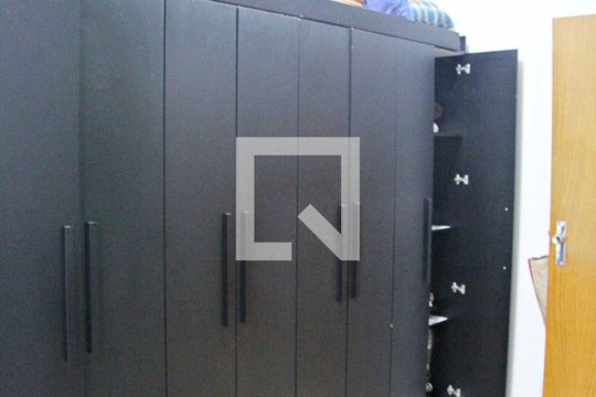 Quarto 1 de casa à venda com 2 quartos, 210m² em Jardim Presidente Dutra, Guarulhos