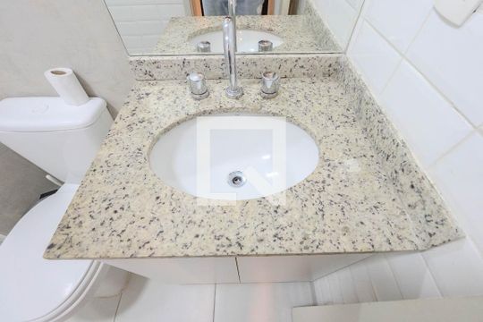 Banheiro de apartamento para alugar com 1 quarto, 36m² em Bela Vista, São Paulo
