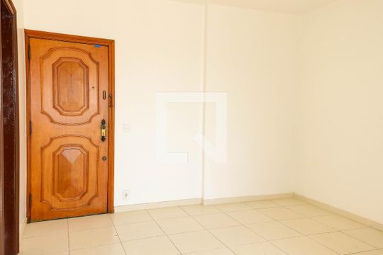 Sala de apartamento para alugar com 3 quartos, 67m² em Todos Os Santos, Rio de Janeiro