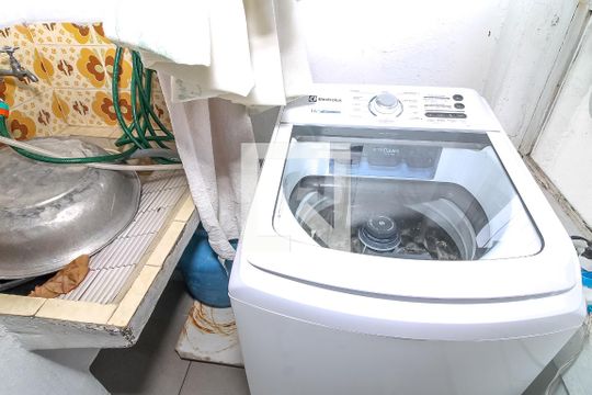 Lavanderia de casa para alugar com 2 quartos, 110m² em Vila Romana, São Paulo