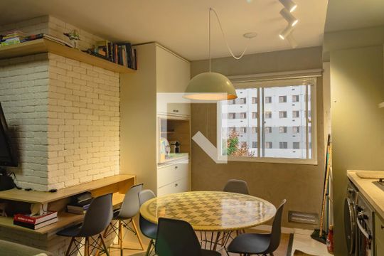 Apartamento à venda com 2 quartos, 40m² em Vila Mira, São Paulo