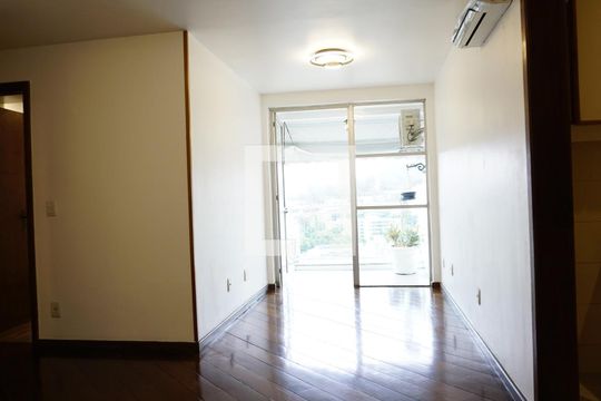 sala de apartamento para alugar com 2 quartos, 75m² em Freguesia (jacarepaguá), Rio de Janeiro