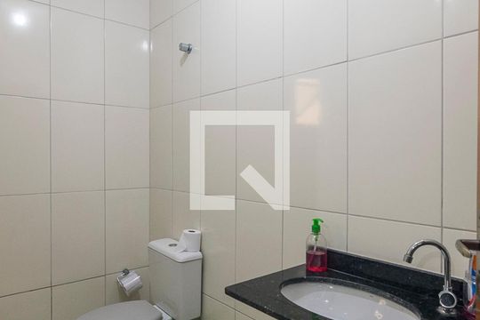Banheiro da Suite de apartamento à venda com 2 quartos, 150m² em Vila Pires, Santo André