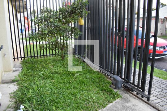 Quintal de casa para alugar com 3 quartos, 125m² em Umbará, Curitiba