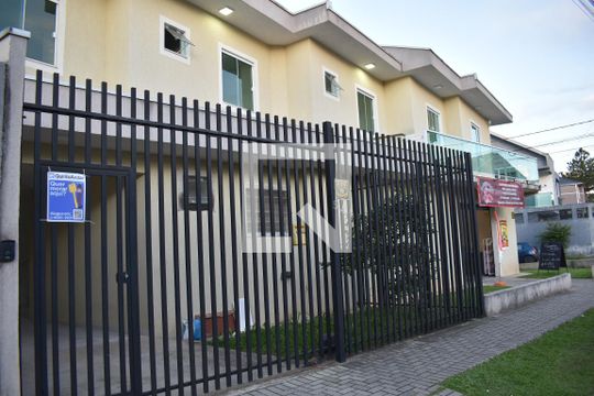 Fachada de casa para alugar com 3 quartos, 125m² em Umbará, Curitiba