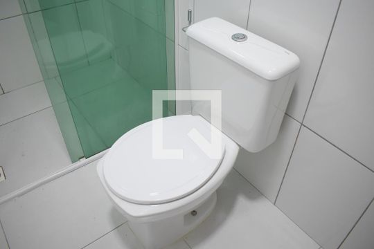 Banheiro 2 de casa para alugar com 3 quartos, 125m² em Umbará, Curitiba
