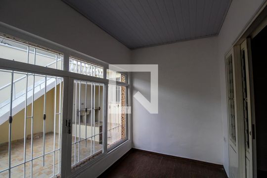 Varanda quarto 2 de casa para alugar com 3 quartos, 150m² em Chácara Mafalda, São Paulo