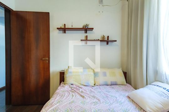 Quarto 2 de casa à venda com 4 quartos, 180m² em Parque São Jorge, São Paulo