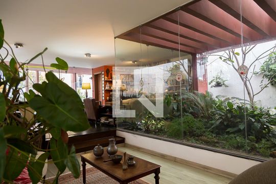 Sala de casa para alugar com 5 quartos, 330m² em Planalto Paulista, São Paulo