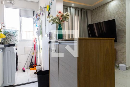 Cozinha de apartamento para alugar com 2 quartos, 44m² em Vila Moreira, São Paulo