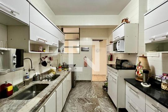 Cozinha de apartamento à venda com 4 quartos, 160m² em Santa Efigênia, Belo Horizonte