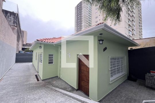 Área externa de casa para alugar com 3 quartos, 150m² em Vila Mascote, São Paulo
