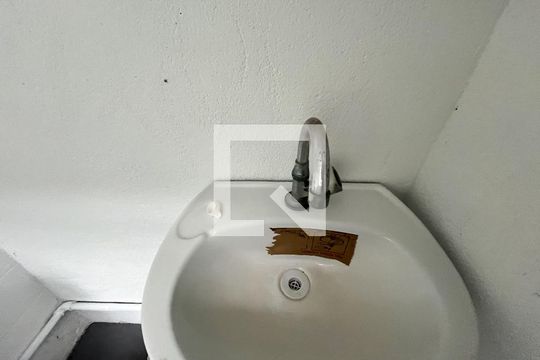 Banheiro de serviço de casa à venda com 3 quartos, 150m² em Vila Mascote, São Paulo