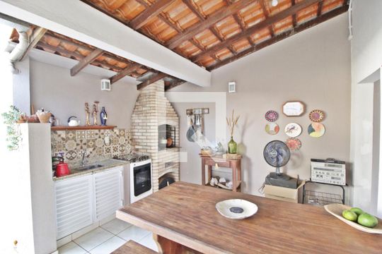 Varanda gourmet de casa para alugar com 3 quartos, 402m² em Jardim Karaíba, Uberlândia