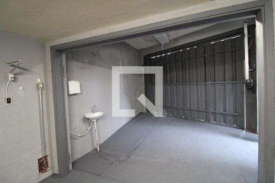Garagem de casa para alugar com 2 quartos, 300m² em Vila Anhanguera, São Paulo