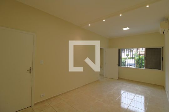 Quarto 1 de casa para alugar com 2 quartos, 300m² em Vila Anhanguera, São Paulo